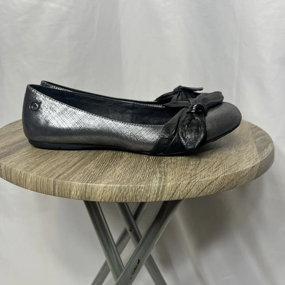 Born Ballet Flats Women’s Silver Black Leather Casual Bow Slip On Shoes Sz 8.5 - Picture 6 of 10